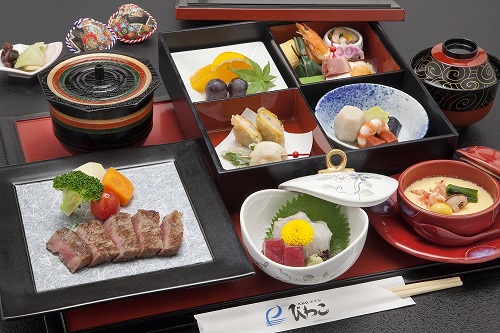 悠々弁当(ｽﾃｰｷ).jpg